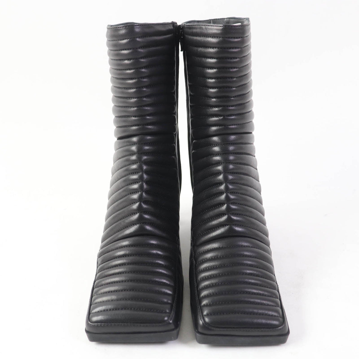 Zelvant elegant leather Boot close-up detail