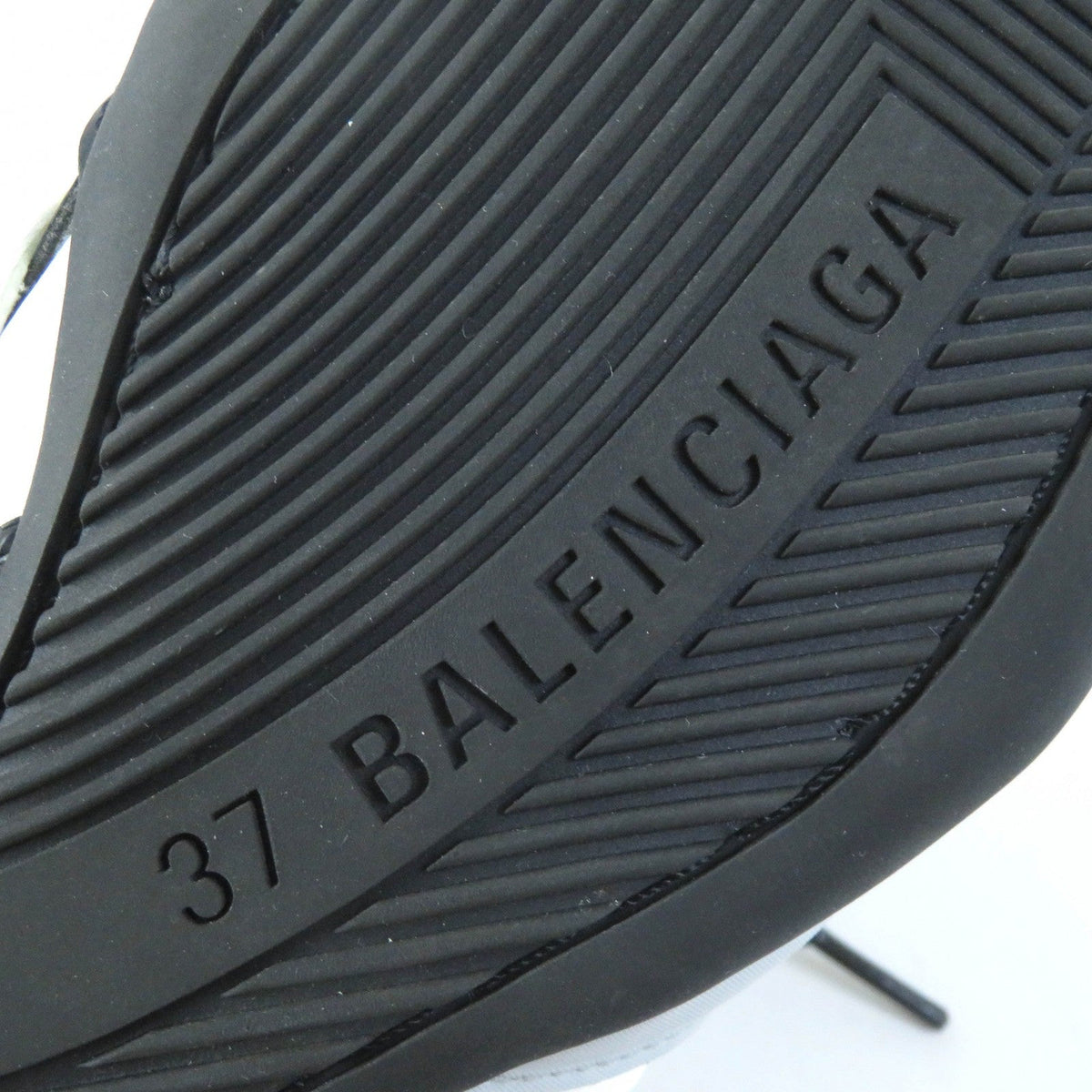 Auremontia2 elegant leather Luxury Item back view