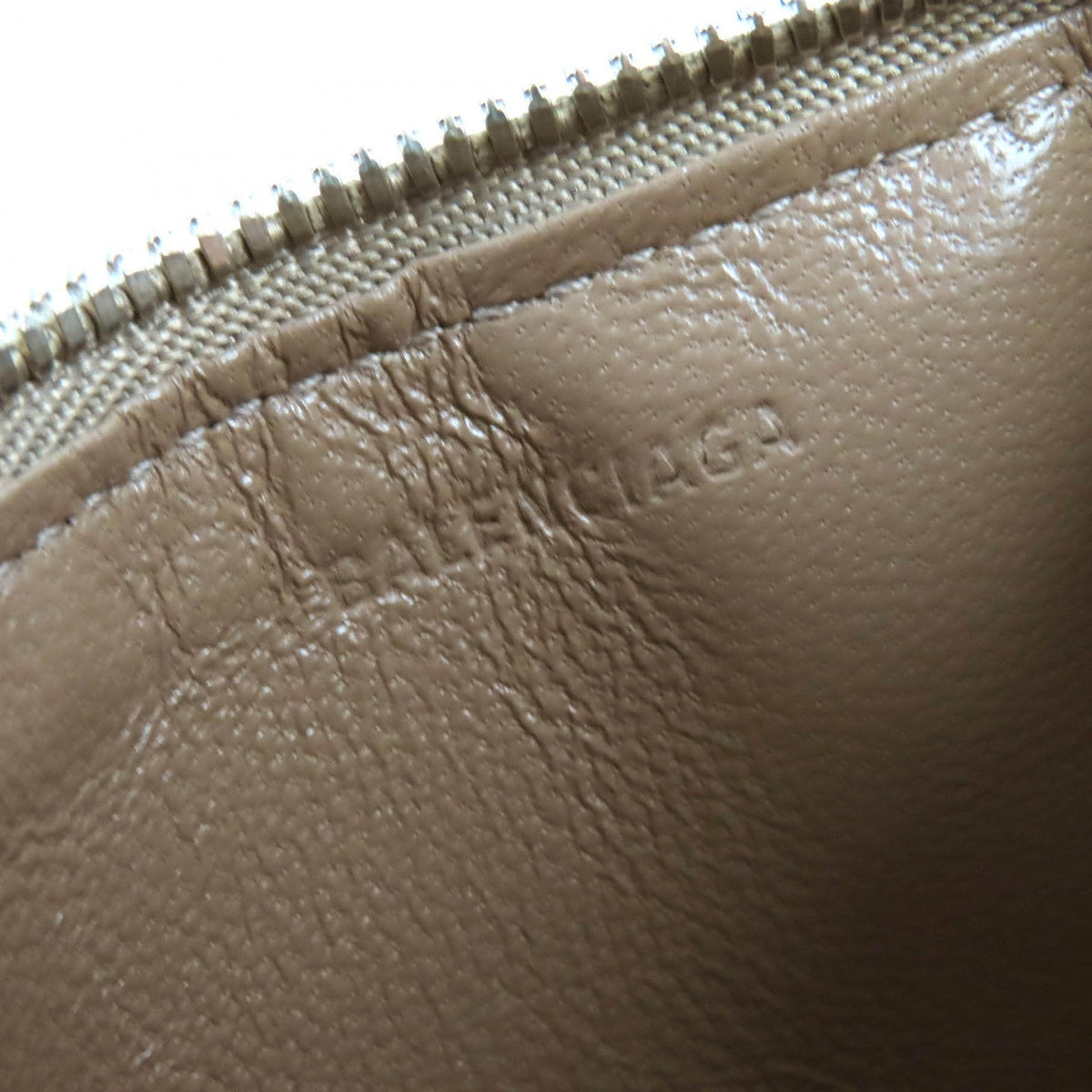 Belvent elegant leather Luxury Item side view