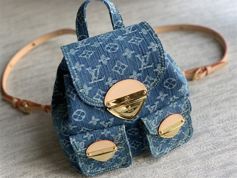  Graceful satchel carried on shoulder 10