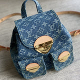  Graceful satchel carried on shoulder 10