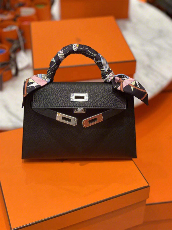  handbag interior and compartment view