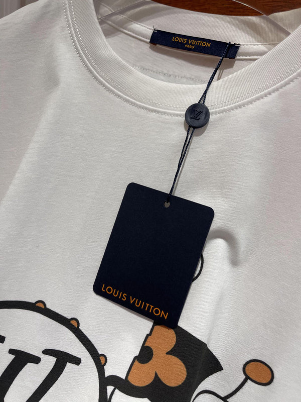Front view of Louis Vuitton cotton t-shirt with relaxed-fit cut