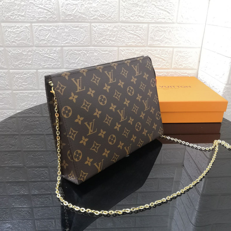 Side profile of everyday-luxe elevated women's handbag – women's premium purse