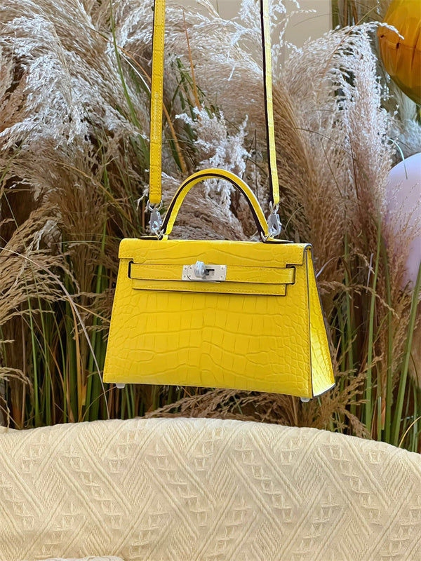  carryall bag close-up of hardware and finish
