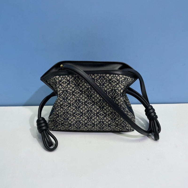 Ziva's Charm handbag – side angle view (18cm*23.9cm*9cm)