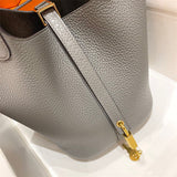  everyday bag close-up of hardware and finish 29