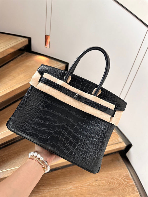  Graceful structured bag front view 19