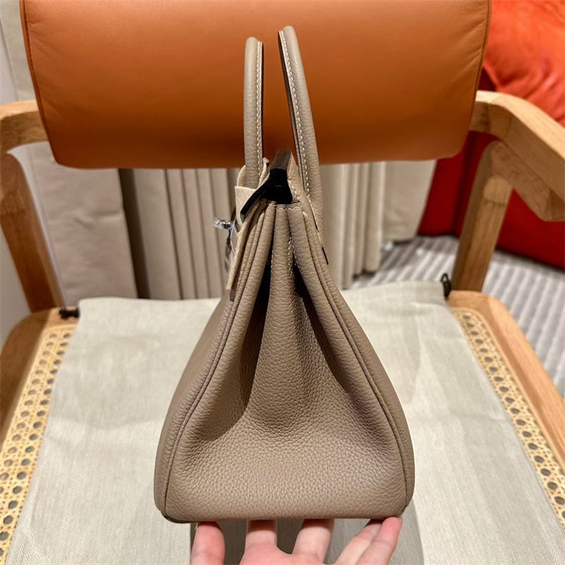 Graceful handbag styled for everyday wear