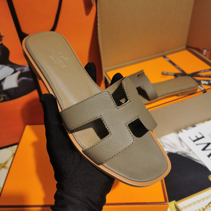 Hermes sandals Style 095 - back heel detail