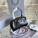 Ziva's Charm handbag – detail view (one versatile size)