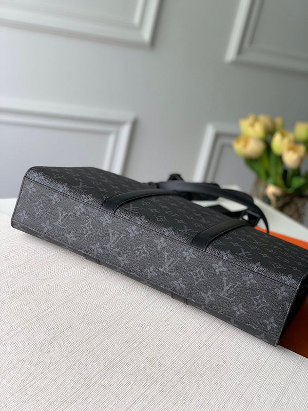 Back view of elevated signature women's handbag – women's designer-style accessory