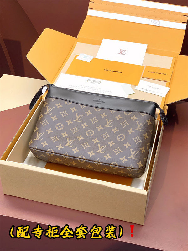  signature handbag styled with outfit 12