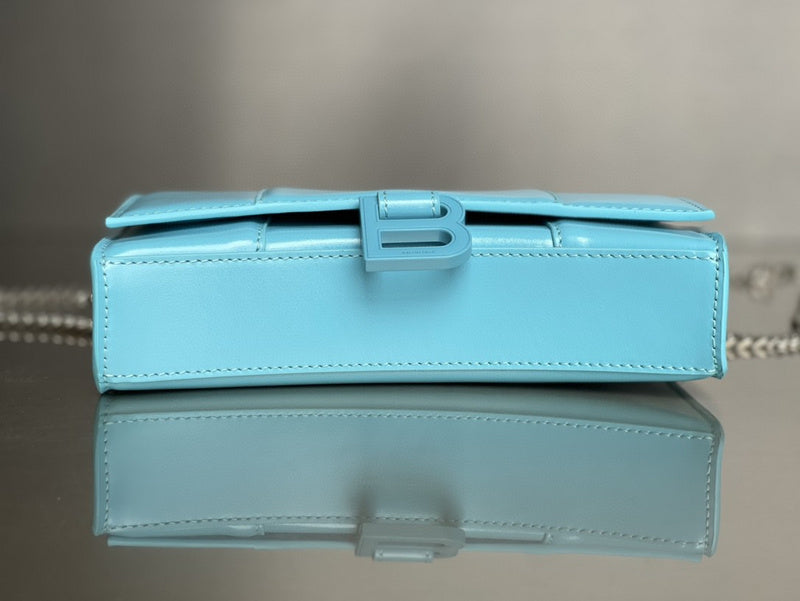 Zivas Charm Refined Everyday Style Statement Handbag (Effortless Style Upgrade) – Interior View