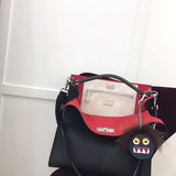 Ziva's Charm handbag – detail view (Standard Size)