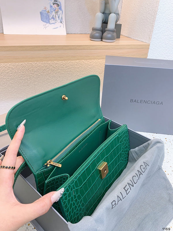 Ziva's Charm handbag – lifestyle view (one versatile size)