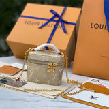  Essential shopper bag carried on shoulder