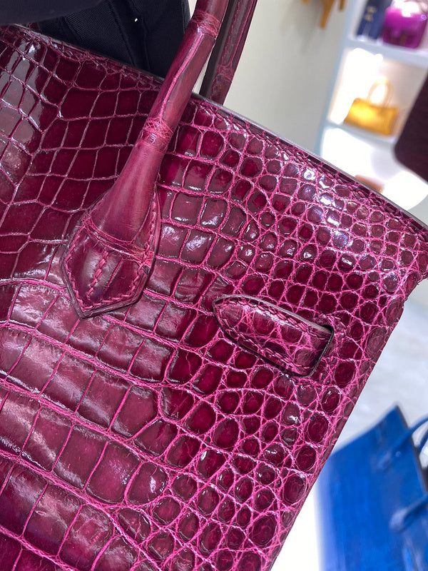 Close-up detail of effortless bag design