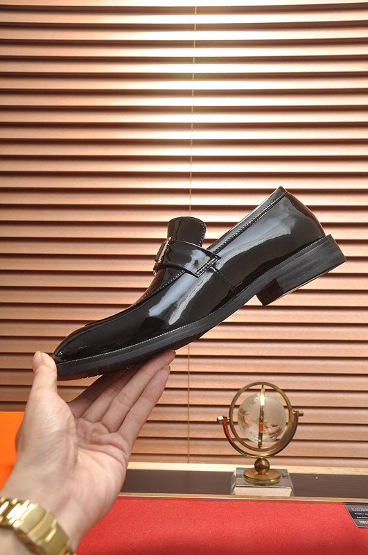 Hermes shoes Style 056 - top view showing design