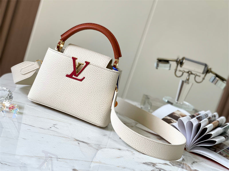  Versatile carryall bag front view