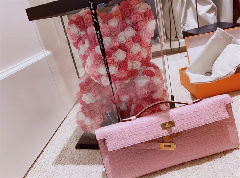  signature handbag detail view showing craftsmanship 14