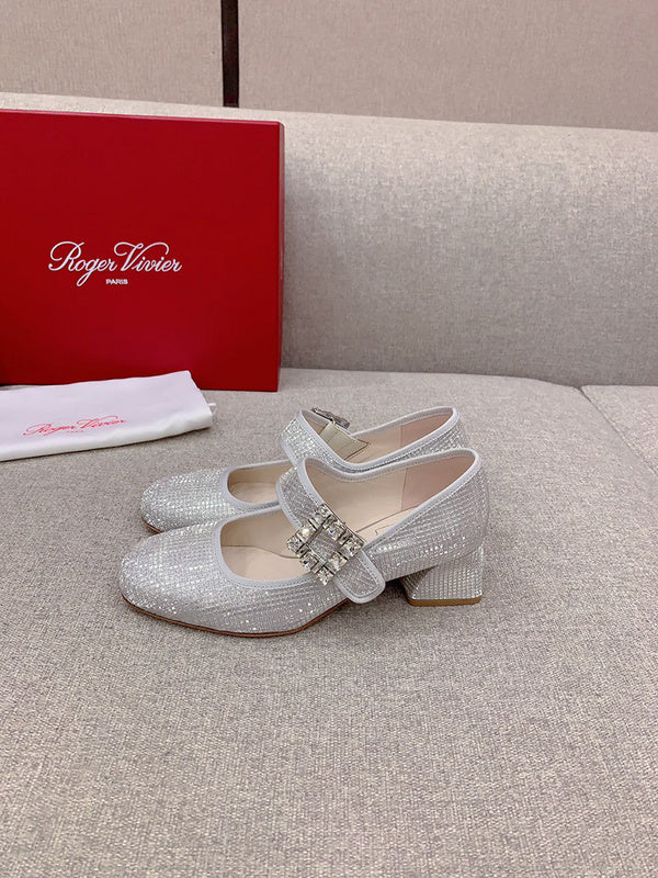 Texture and finish detail of Roger Vivier luxury piece style No.094