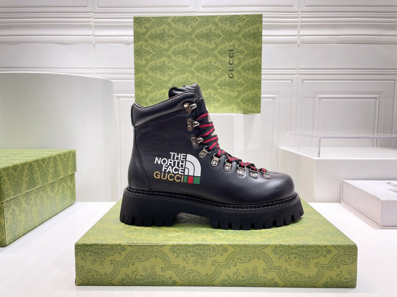 Gucci Casual sneakers in classic monochrome cushioned comfort fit front view