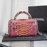 Ziva's Charm handbag – front view (one versatile size)