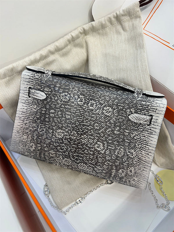  Elegant structured bag front view 7