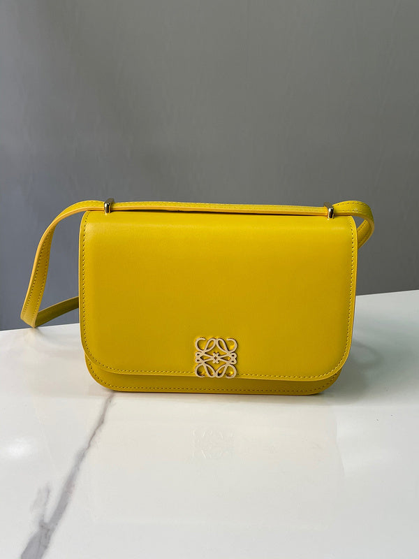 Ziva's Charm handbag – lifestyle view (19cm*6cm*13.5cm)