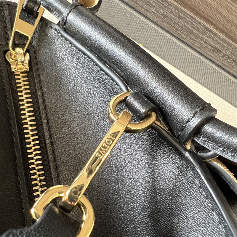 Ziva's Charm handbag – product shot (35cm*11.5cm*21cm)
