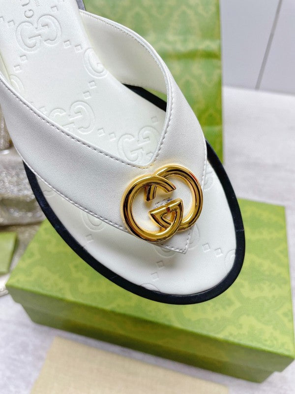 Side profile of Gucci neutral cream sneakers streetwear statement look