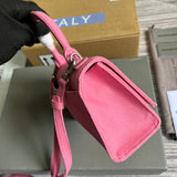 Handle and strap detail of statement refined women's handbag – women's premium purse