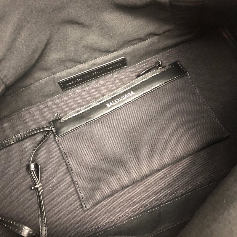 Styled lifestyle shot of elevated premium women's handbag – women's everyday handbag