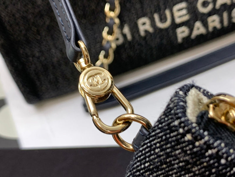  handbag, spacious everyday style, image 2