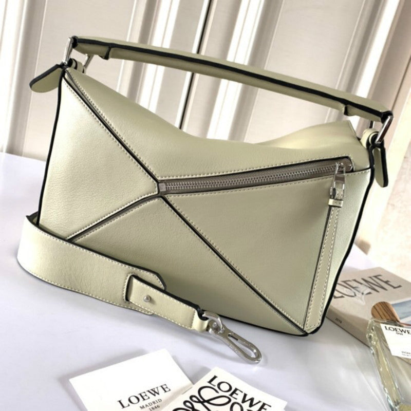 Ziva's Charm handbag – lifestyle view (24cm*16cm*10cm)
