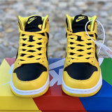 Nike Men's & Women's Luxury Fashion Trainers — Style 054 angle view