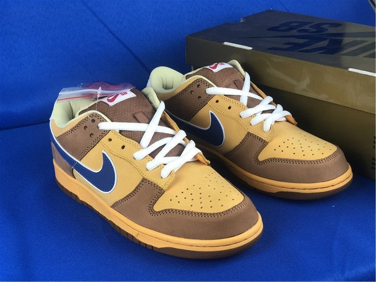 Nike Men's & Women's Iconic Street Trainers — Style 191 interior view