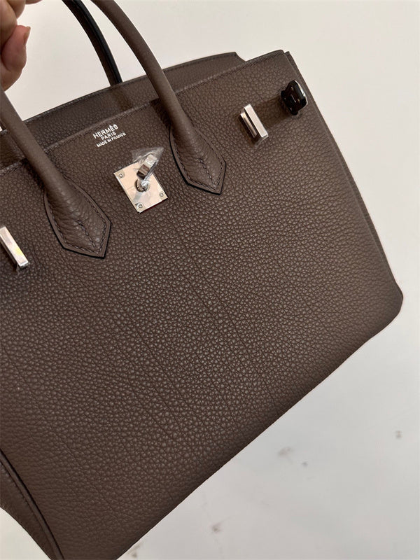  handbag interior and compartment view
