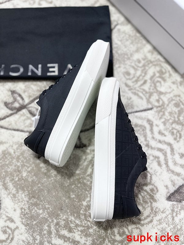 Givenchy shoes Style 027 - packaging and accessories