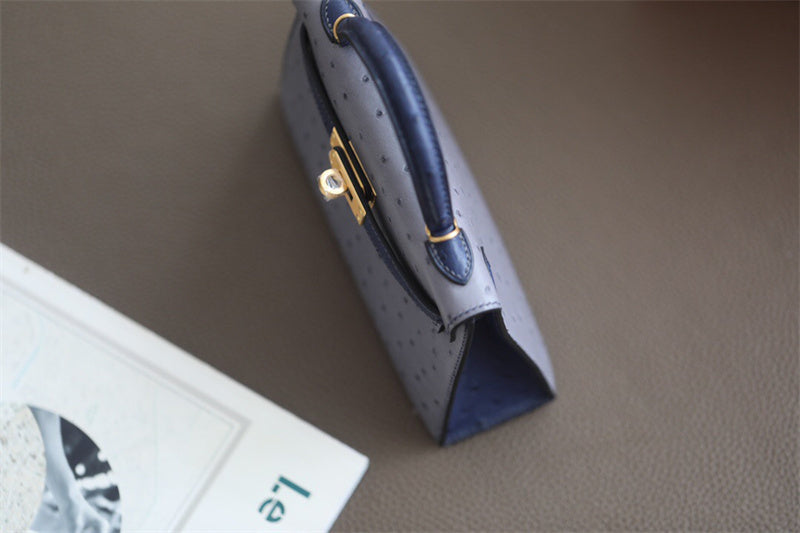  structured bag interior and compartment view 15