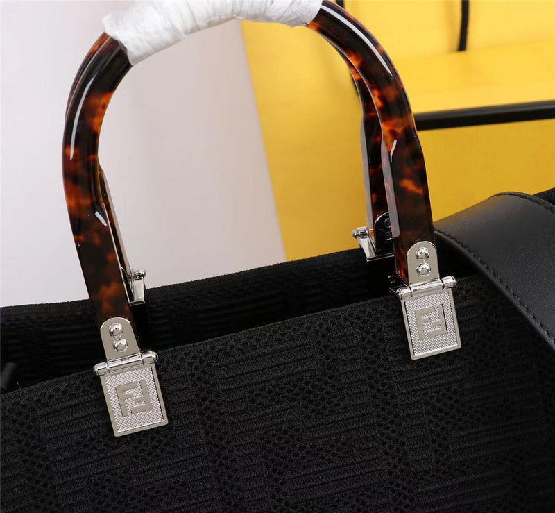 Ziva's Charm handbag – interior view (Standard Size)