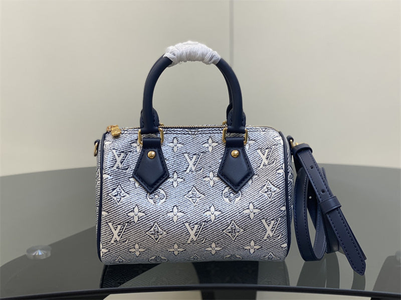  Smart shoulder bag front view