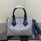  Smart shoulder bag front view