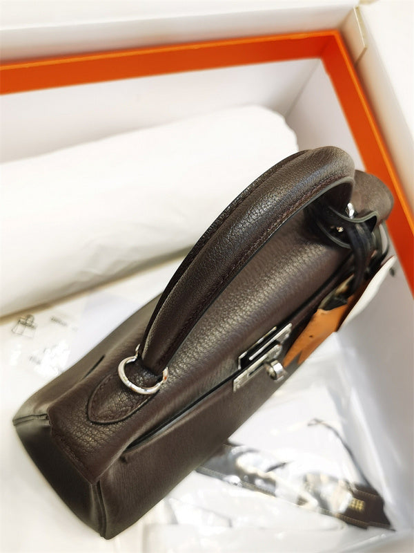  crossbody bag interior and compartment view