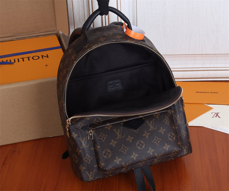  tote bag interior and compartment view 9