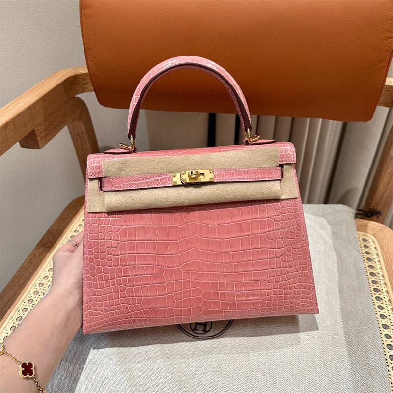  shopper bag interior and compartment view 15