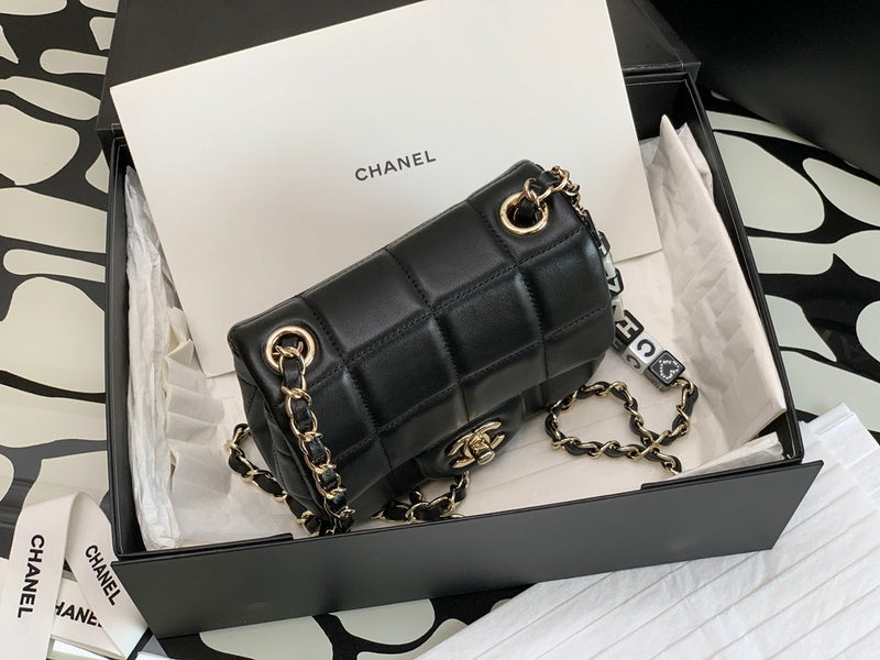  women's handbag, versatile design, view 4