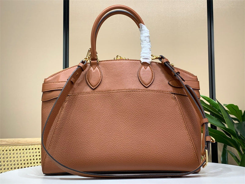  versatile shoulder bag detail view showing craftsmanship