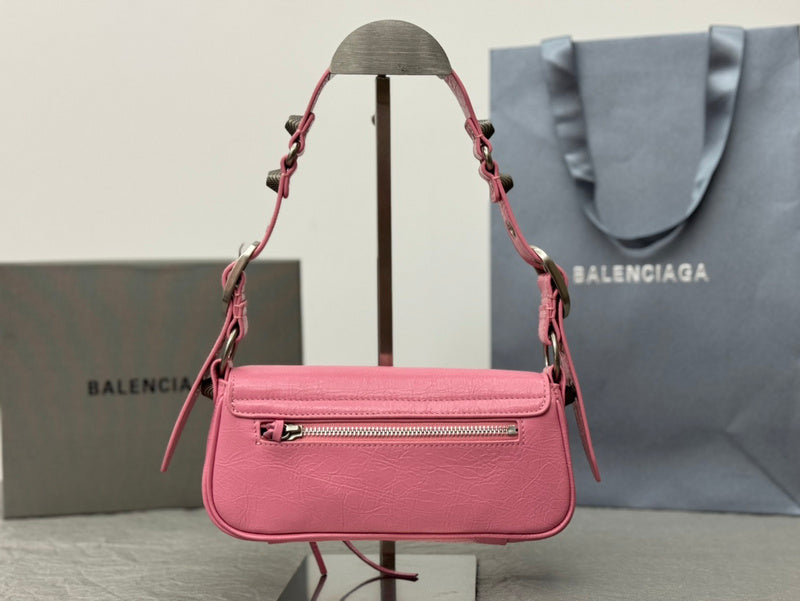 Zivas Charm Understated Luxury Statement Handbag (Effortless Style Upgrade) – Styled Look